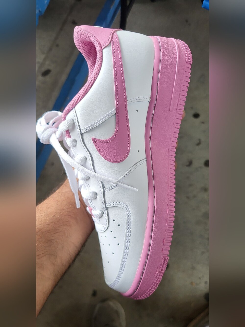 Nike Air Force 1 Pink & White Low Top Sneaker 7.5 Women 6y - Picture 2 of 4